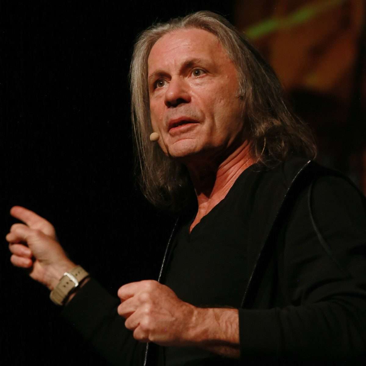 Bruce Dickinson puhujana