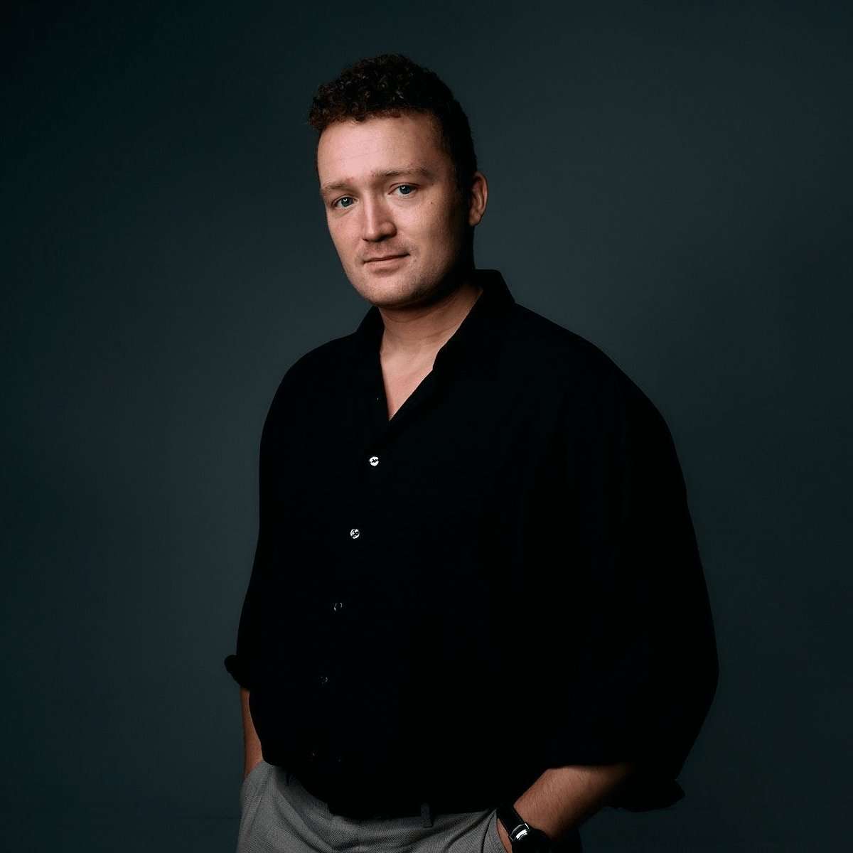Isak Rautio as host