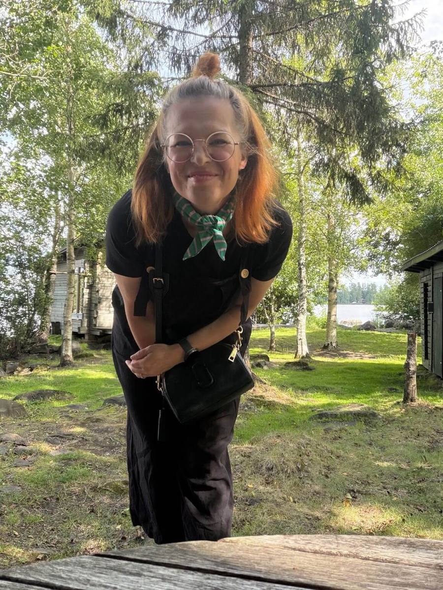 Jenni Kivessilta mökkisaarella